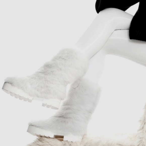 Stuart Weitzman Superchill Ultra Shearling Fur Boots Apres Ski $695 NEW - Picture 4 of 15